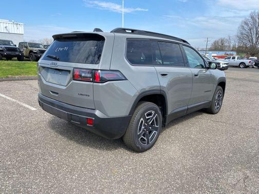 Sting Gray Clearcoat 2026 Jeep Cherokee LAREDO/LIMITED