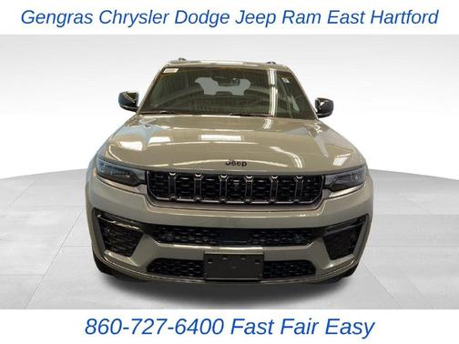 Sting Gray Clearcoat 2027 Jeep Grand Cherokee Limited
