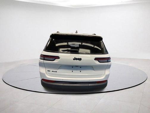 2022 Jeep Grand Cherokee L Laredo