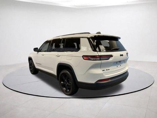 2022 Jeep Grand Cherokee L Laredo