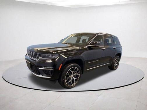 2022 Jeep Grand Cherokee Summit