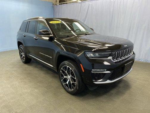 2022 Jeep Grand Cherokee Summit