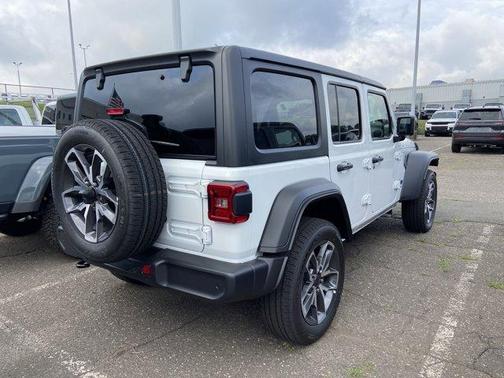 2025 Jeep Wrangler 4xe Sport