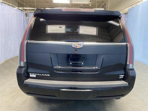 2016 Cadillac Escalade Platinum