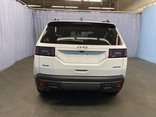 Bright White Clearcoat 2026 Jeep Cherokee LAREDO/LIMITED