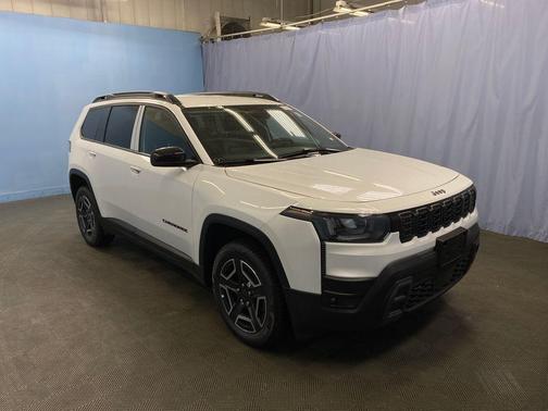 Bright White Clearcoat 2026 Jeep Cherokee LAREDO/LIMITED