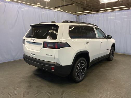 Bright White Clearcoat 2026 Jeep Cherokee LAREDO/LIMITED