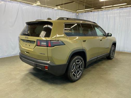 41 2026 Jeep Cherokee LAREDO/LIMITED