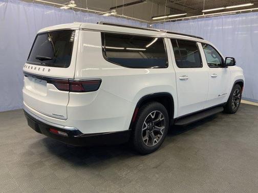 2023 Jeep Wagoneer L Series III