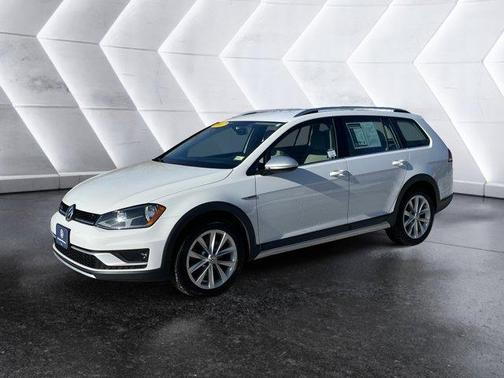 2017 Volkswagen Golf Alltrack TSI S