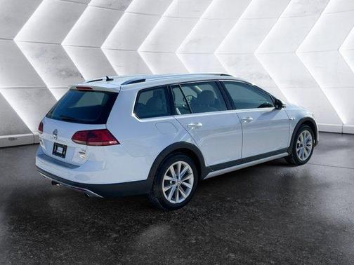 2017 Volkswagen Golf Alltrack TSI S