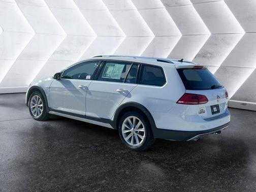 2017 Volkswagen Golf Alltrack TSI S