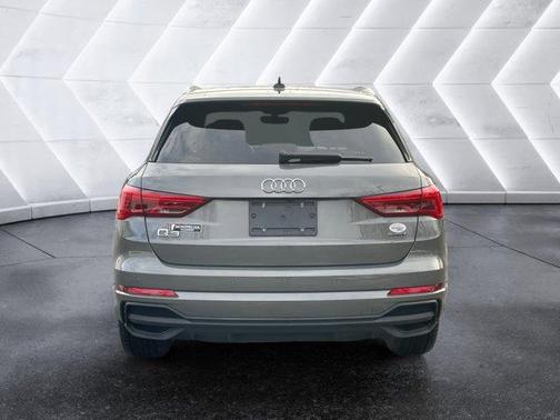 2024 Audi Q3 45 S line Premium