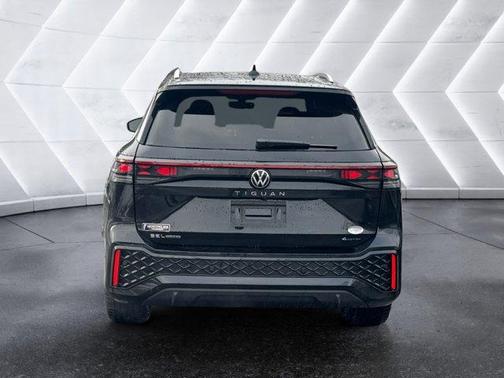 2026 Volkswagen Tiguan 2.0T SEL