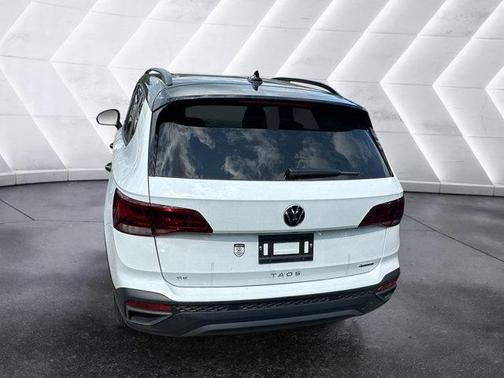 2024 Volkswagen Taos 1.5T SE Black