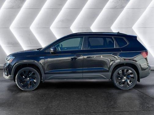 2024 Volkswagen Taos 1.5T SE Black