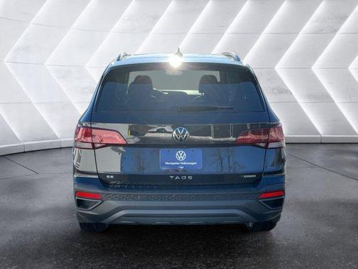 2024 Volkswagen Taos 1.5T SE Black