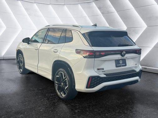 2026 Volkswagen Tiguan 2.0T SEL