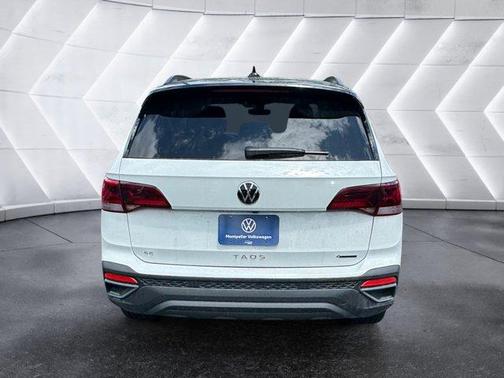 2024 Volkswagen Taos 1.5T SE Black