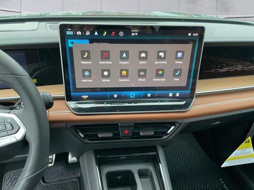 2026 Volkswagen Tiguan 2.0T SEL