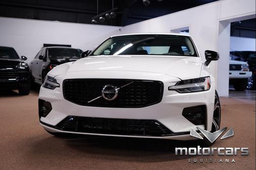 2024 Volvo S60 B5 Ultimate Dark Theme