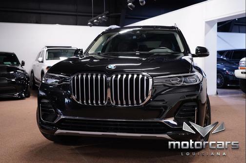 Black Sapphire Metallic 2022 BMW X7 xDrive40i