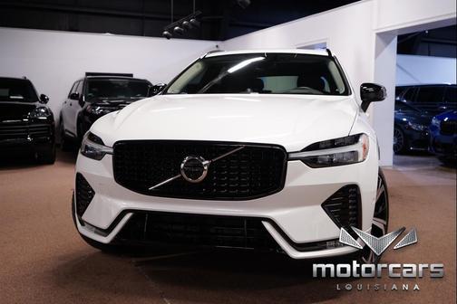Crystal White Metallic 2023 Volvo XC60 B5 Ultimate Dark Theme
