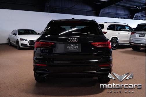 2022 Audi Q3 45 S line Premium