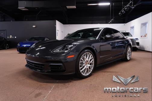 2017 Porsche Panamera 4