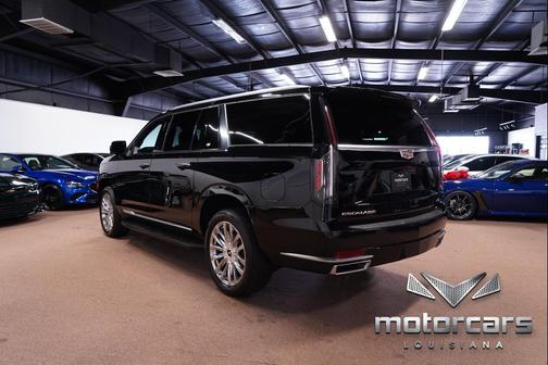 2022 Cadillac Escalade ESV Premium Luxury