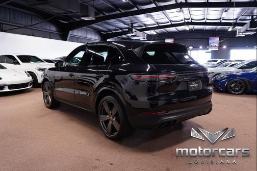 Jet Black Metallic 2020 Porsche Cayenne S