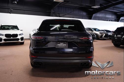 Jet Black Metallic 2020 Porsche Cayenne S
