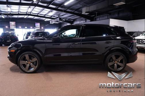 Jet Black Metallic 2020 Porsche Cayenne S