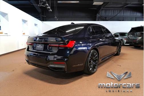 2022 BMW 740 i