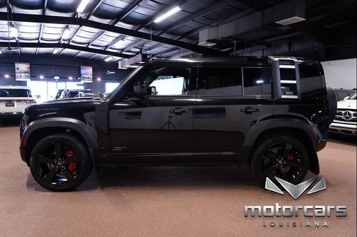 Santorini Black Metallic 2021 Land Rover Defender 110 X