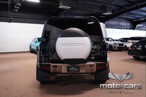 Santorini Black Metallic 2021 Land Rover Defender 110 X