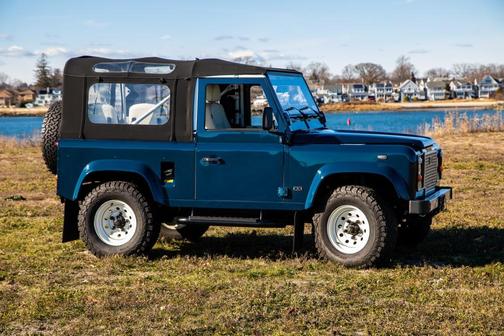 1990 Land Rover Defender Base