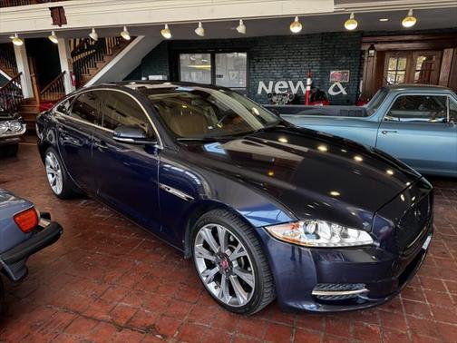 2011 Jaguar XJ Base