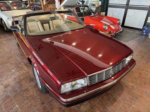 1990 Cadillac Allante Base