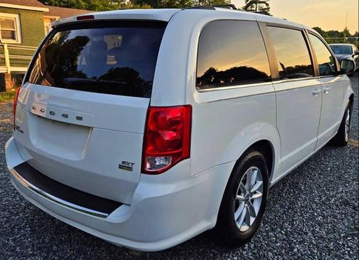 White Knuckle Clearcoat 2019 Dodge Grand Caravan SXT