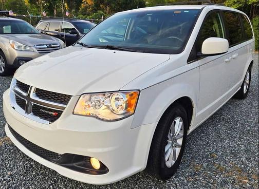 White Knuckle Clearcoat 2019 Dodge Grand Caravan SXT