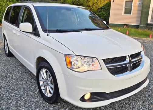 White Knuckle Clearcoat 2019 Dodge Grand Caravan SXT