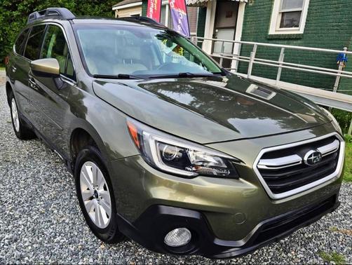 Wilderness Green Metallic 2019 Subaru Outback 2.5i Premium