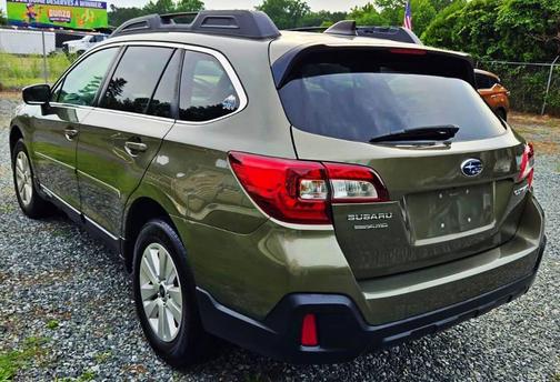 Wilderness Green Metallic 2019 Subaru Outback 2.5i Premium