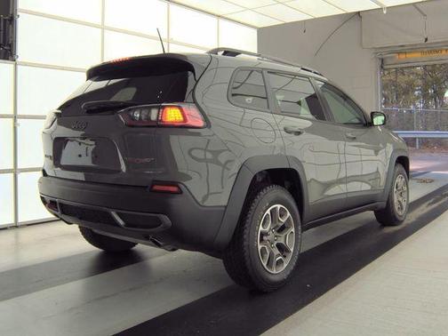 Sting Gray Clearcoat 2022 Jeep Cherokee Trailhawk