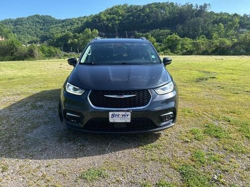 2021 Chrysler Pacifica Touring-L