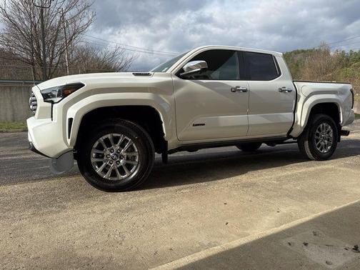 2025 Toyota Tacoma Hybrid 
