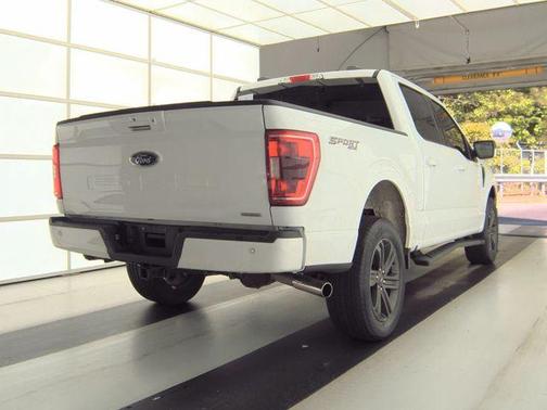 Oxford White 2022 Ford F-150 XLT