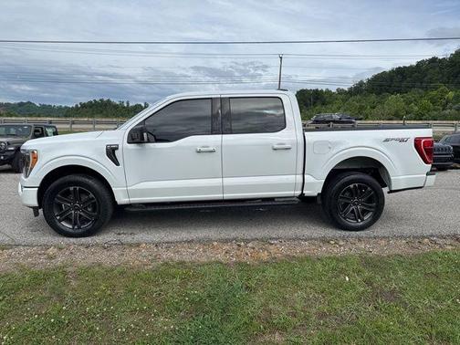 Oxford White 2022 Ford F-150 XLT