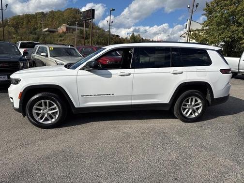 2022 Jeep Grand Cherokee L Laredo